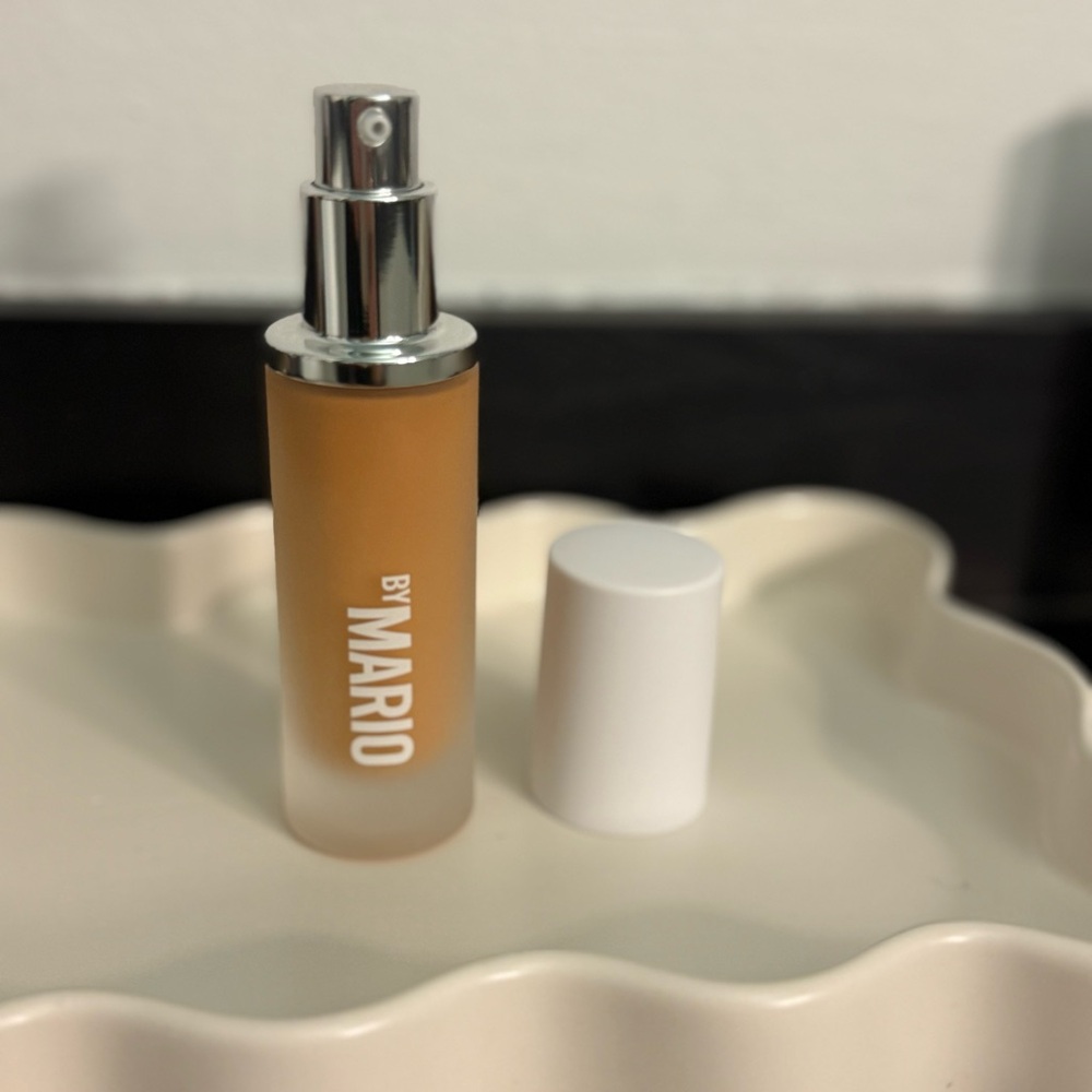 NWT- Makeup By Mario Natural Finish Foundation 9W Light Medium Warm Under 1 Fl - Picture 6 of 9